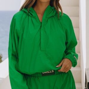 Kelly Green Daily Drills Wind breaker! Only worn once! M/L